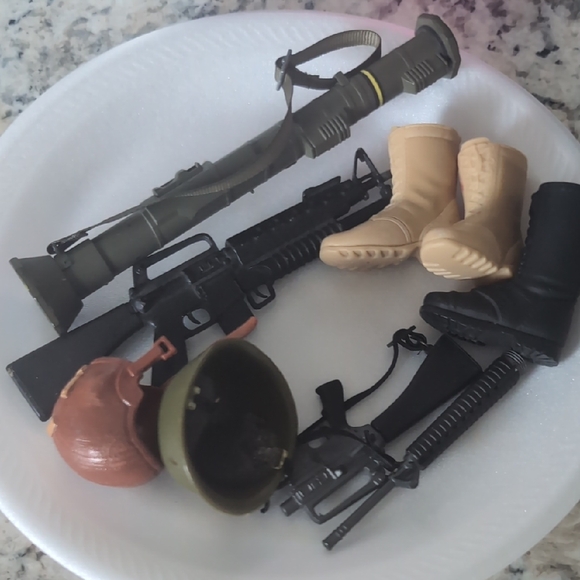 Toy Military Gear Set with Boots and Weapons‎ - Picture 1 of 4